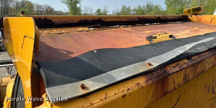 image for item EB2519 2004 Sterling LT9500 dump truck