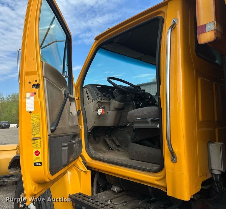 image for item EB2519 2004 Sterling LT9500 dump truck