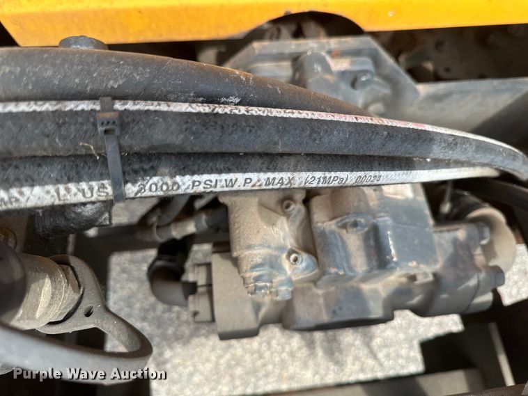 image for item EB2520 1998 Ford LT9000 dump truck