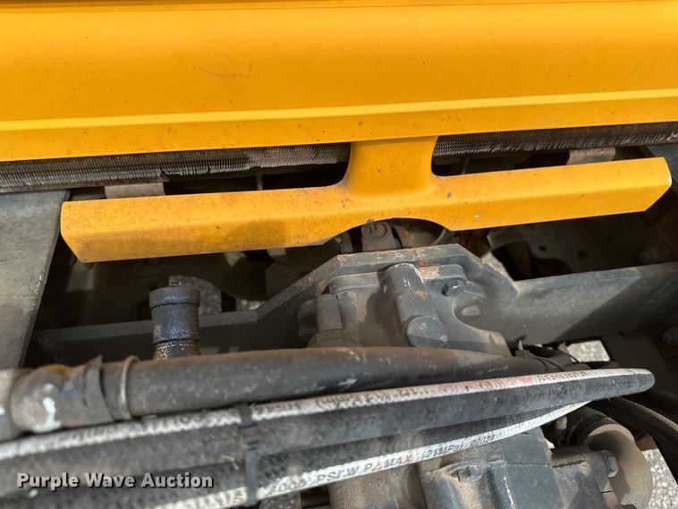 image for item EB2520 1998 Ford LT9000 dump truck