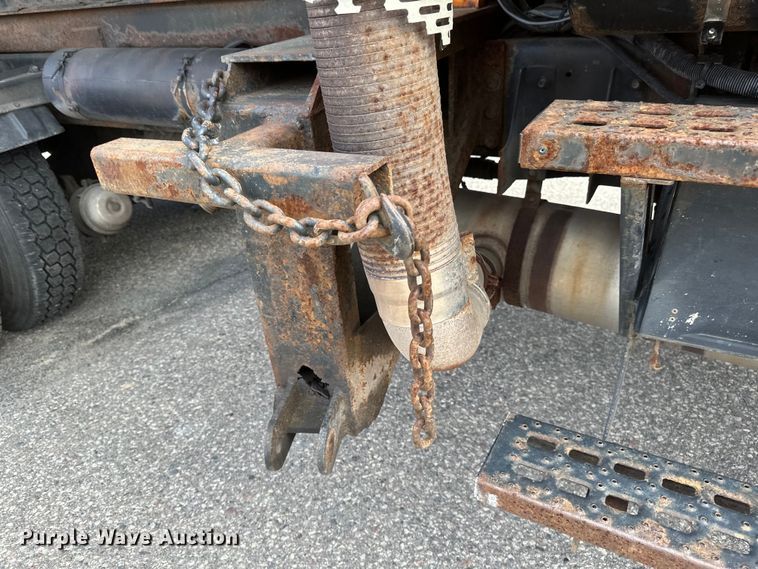 image for item EB2520 1998 Ford LT9000 dump truck