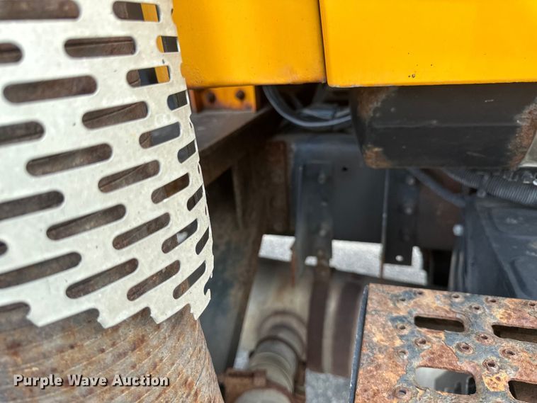 image for item EB2520 1998 Ford LT9000 dump truck