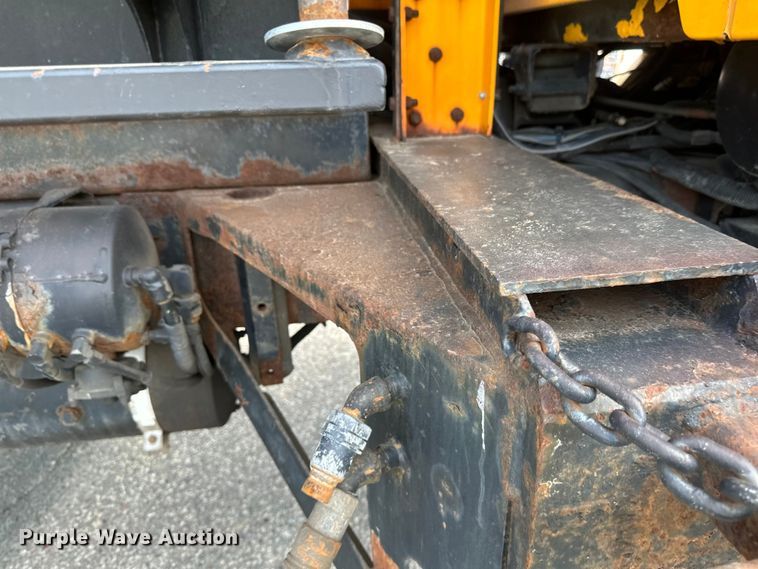 image for item EB2520 1998 Ford LT9000 dump truck