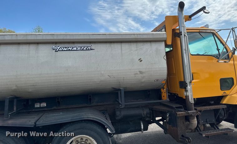 image for item EB2520 1998 Ford LT9000 dump truck