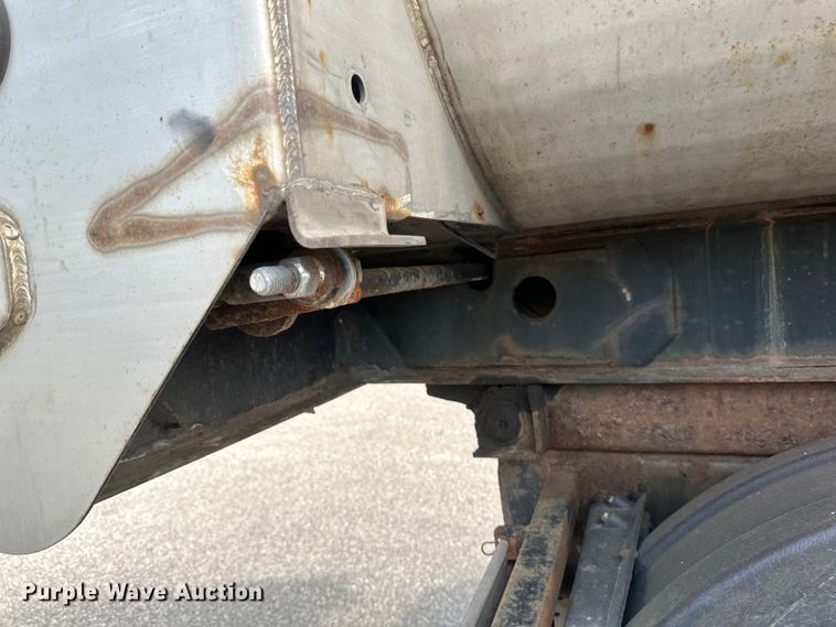 image for item EB2520 1998 Ford LT9000 dump truck