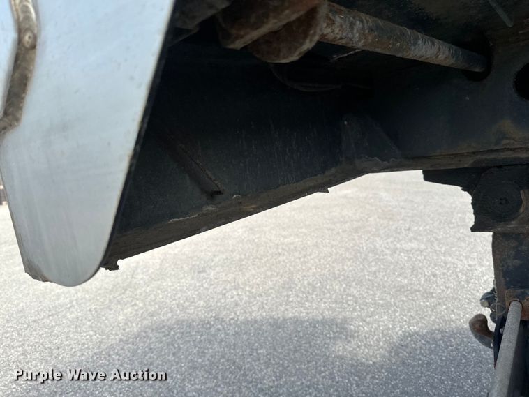 image for item EB2520 1998 Ford LT9000 dump truck