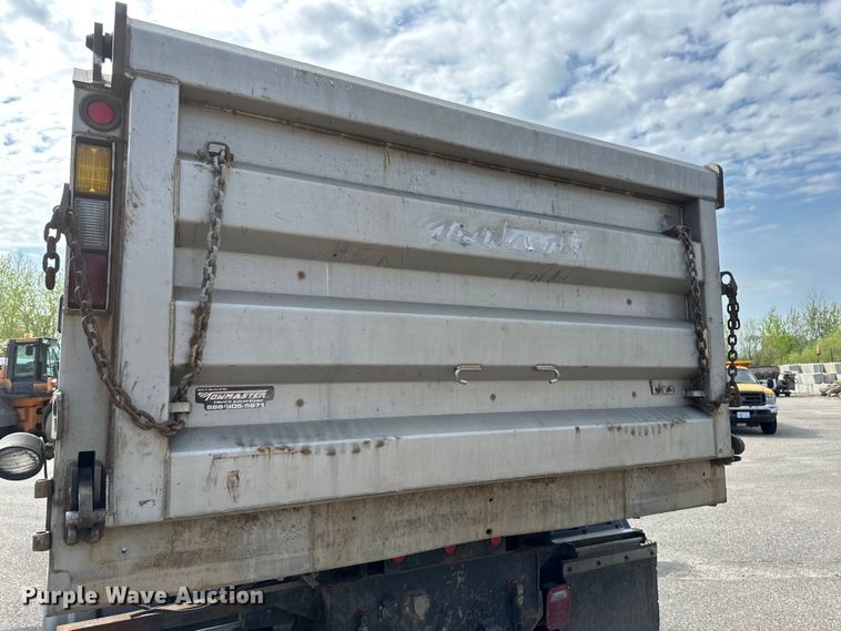 image for item EB2520 1998 Ford LT9000 dump truck