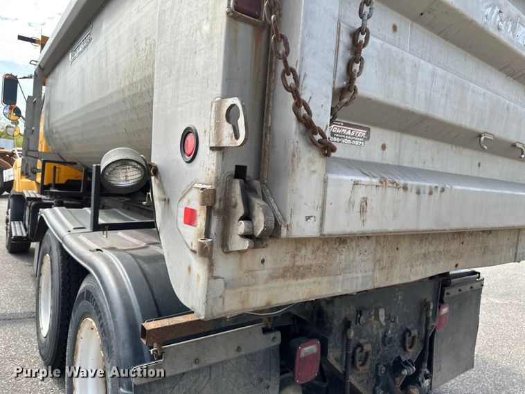 image for item EB2520 1998 Ford LT9000 dump truck