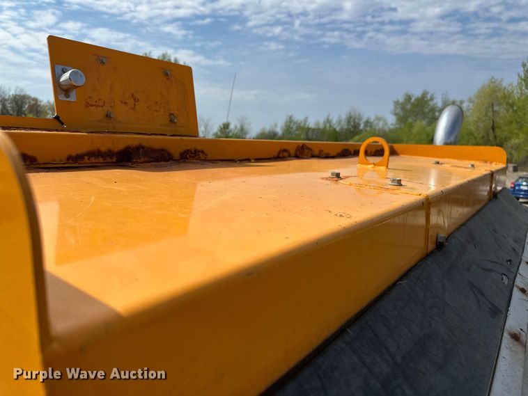 image for item EB2520 1998 Ford LT9000 dump truck