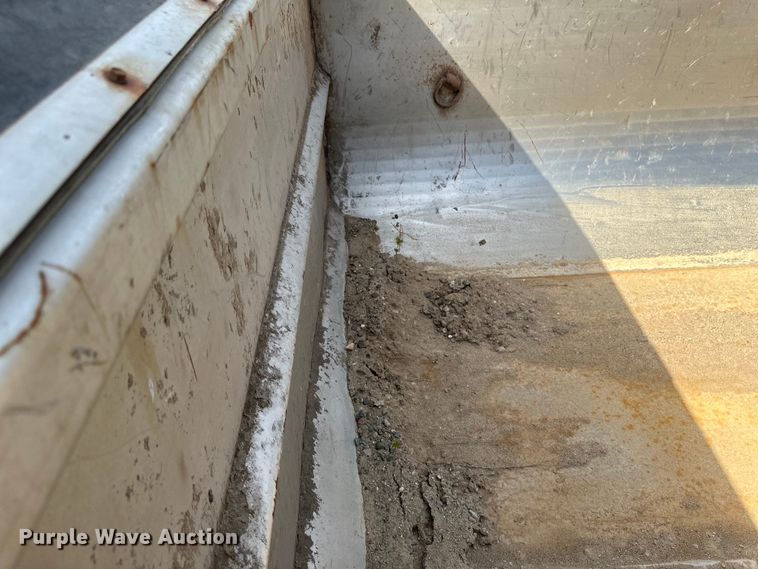 image for item EB2520 1998 Ford LT9000 dump truck