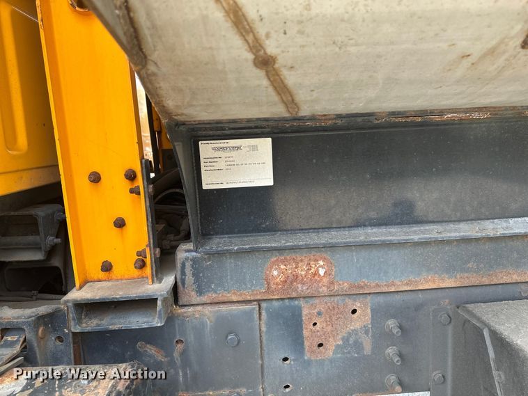 image for item EB2520 1998 Ford LT9000 dump truck