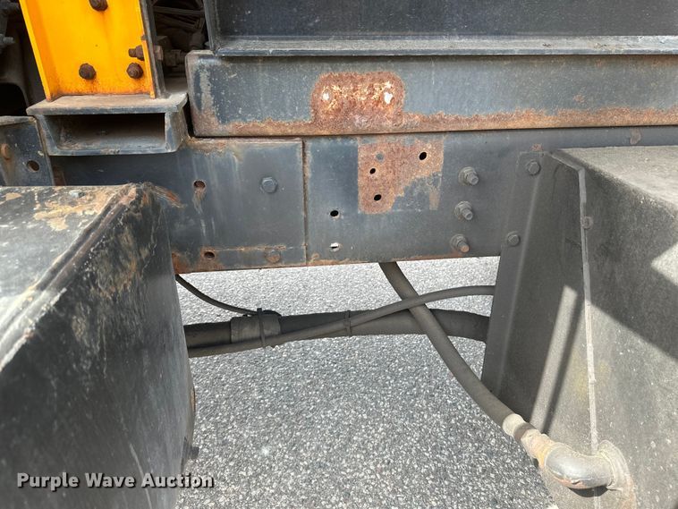 image for item EB2520 1998 Ford LT9000 dump truck