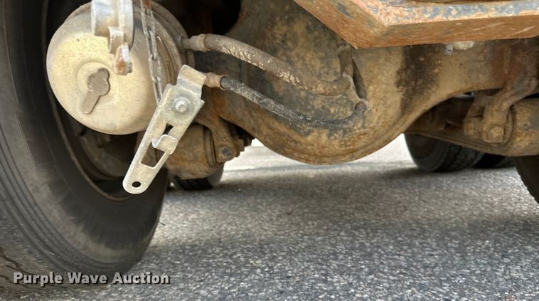 image for item EB2520 1998 Ford LT9000 dump truck