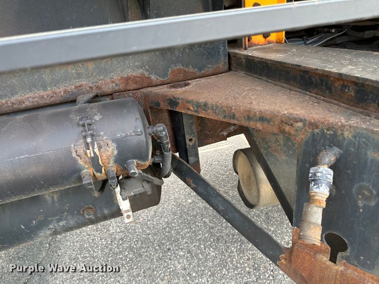 image for item EB2520 1998 Ford LT9000 dump truck