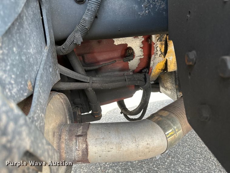 image for item EB2520 1998 Ford LT9000 dump truck