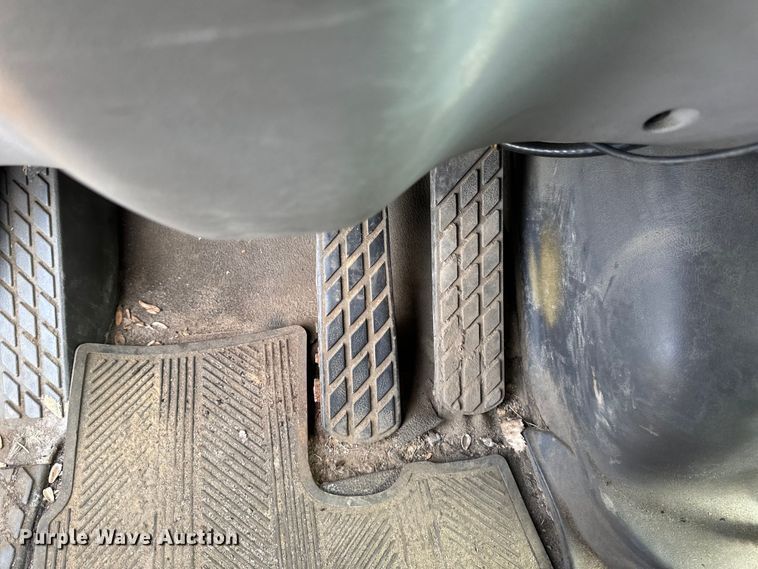 image for item EB2520 1998 Ford LT9000 dump truck