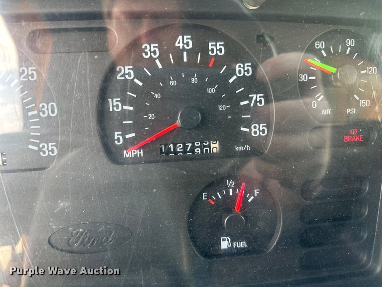 image for item EB2520 1998 Ford LT9000 dump truck