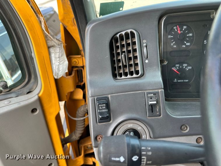 image for item EB2520 1998 Ford LT9000 dump truck