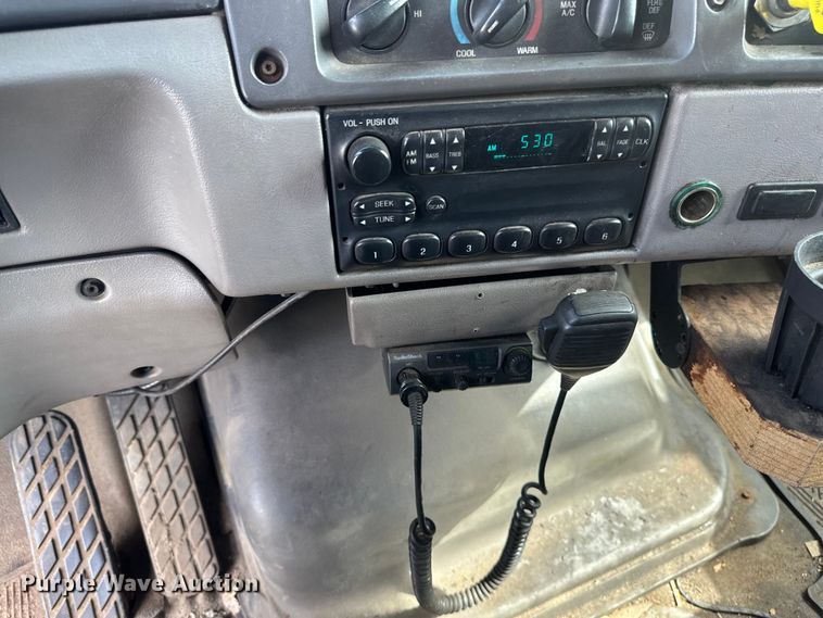 image for item EB2520 1998 Ford LT9000 dump truck