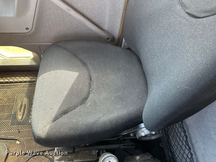 image for item EB2520 1998 Ford LT9000 dump truck