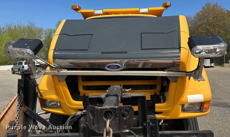 image for item EB2520 1998 Ford LT9000 dump truck