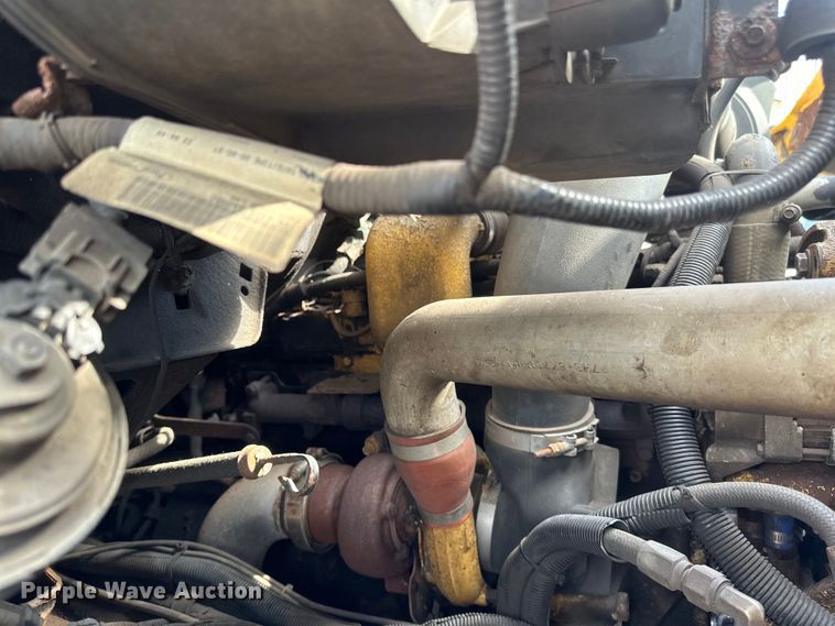 image for item EB2520 1998 Ford LT9000 dump truck