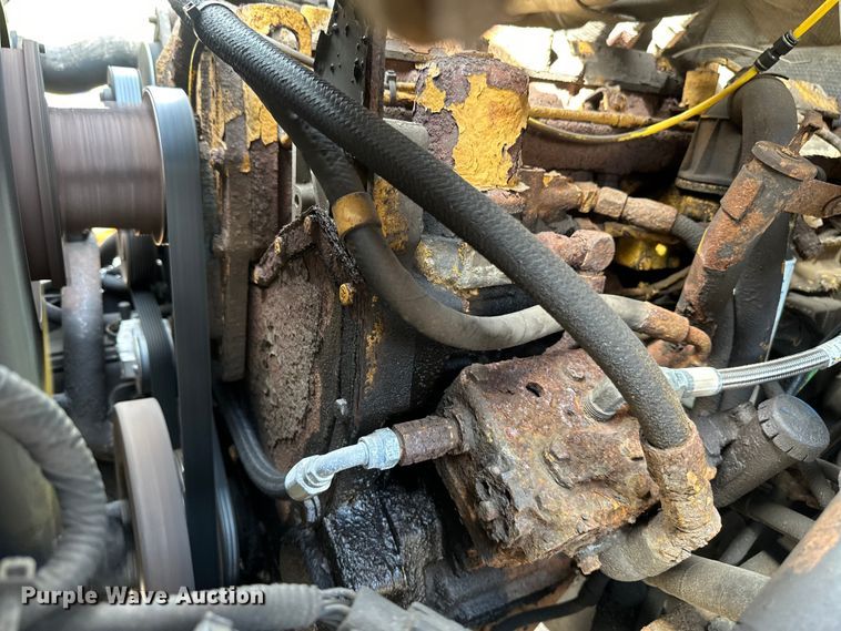 image for item EB2520 1998 Ford LT9000 dump truck