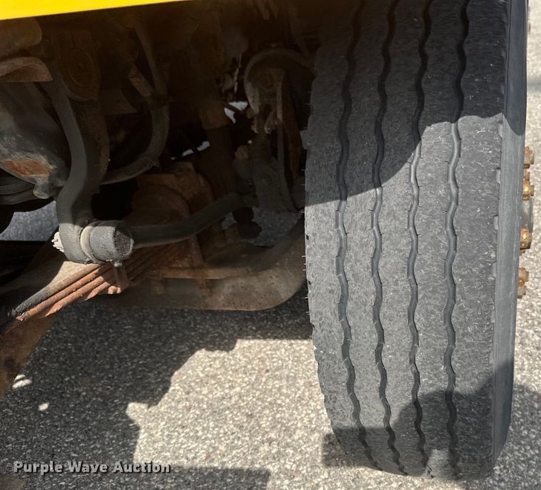 image for item EB2520 1998 Ford LT9000 dump truck