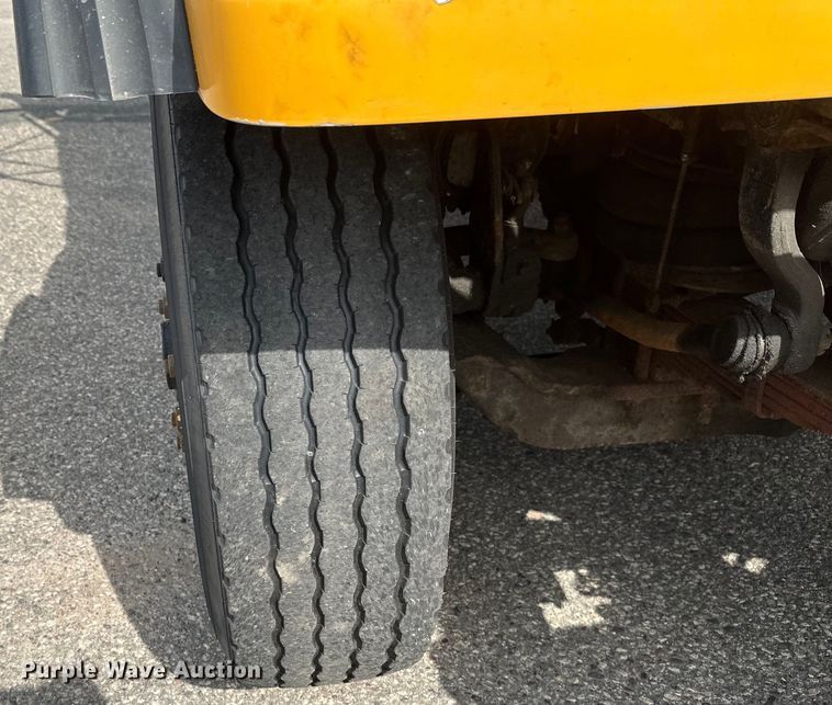 image for item EB2520 1998 Ford LT9000 dump truck