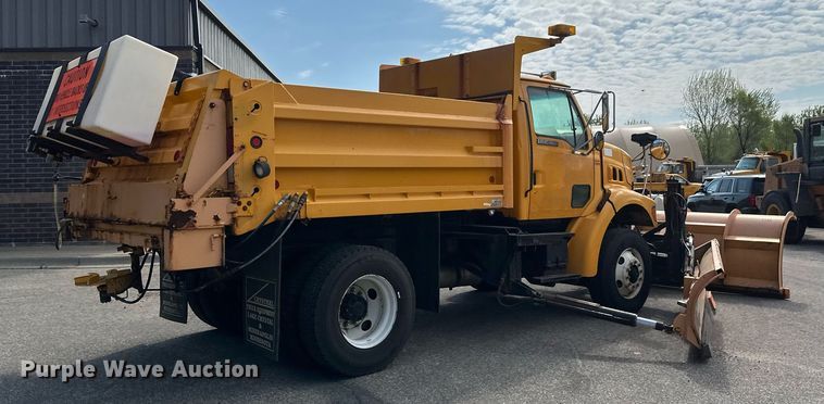 image for item EB2521 1998 Ford L8501 dump truck