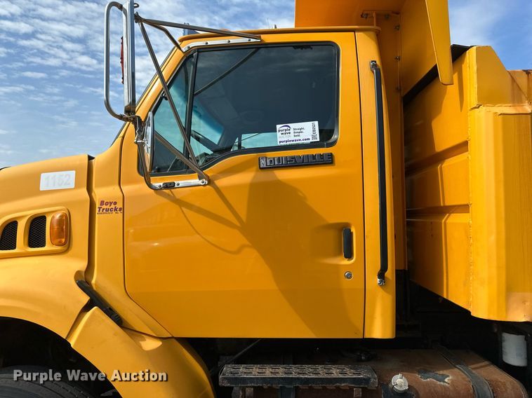 image for item EB2521 1998 Ford L8501 dump truck