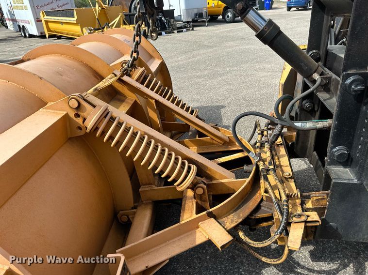 image for item EB2521 1998 Ford L8501 dump truck