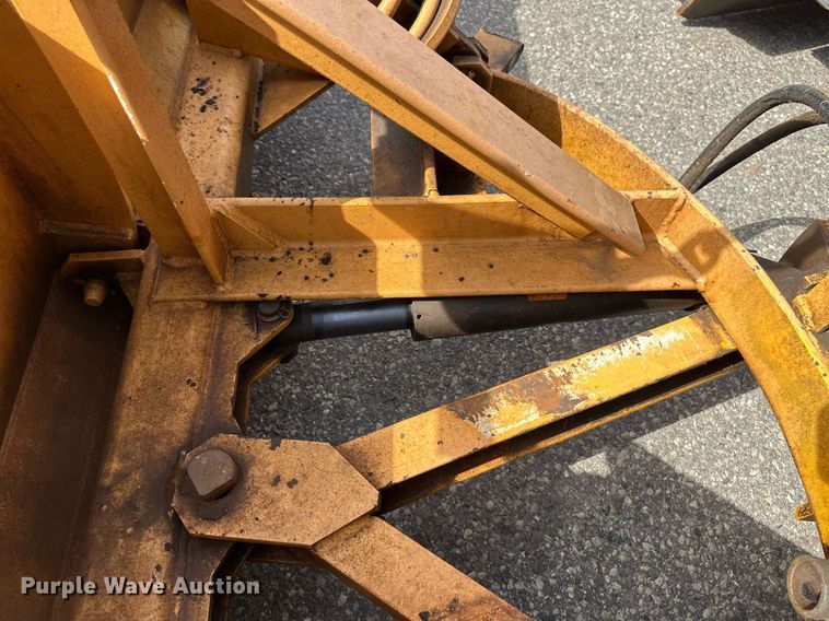 image for item EB2521 1998 Ford L8501 dump truck