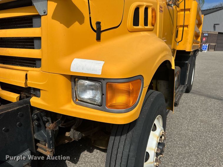 image for item EB2521 1998 Ford L8501 dump truck