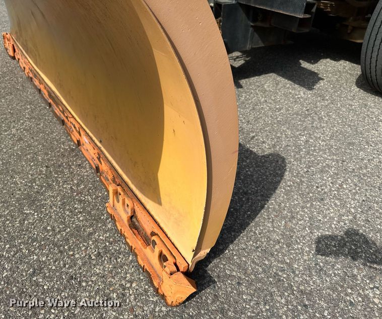 image for item EB2521 1998 Ford L8501 dump truck