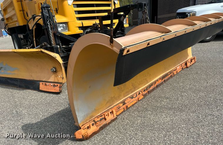 image for item EB2521 1998 Ford L8501 dump truck