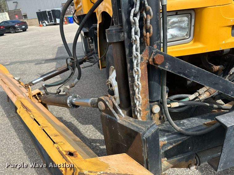 image for item EB2521 1998 Ford L8501 dump truck