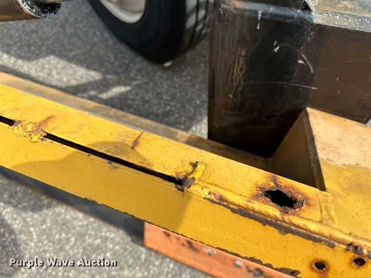 image for item EB2521 1998 Ford L8501 dump truck