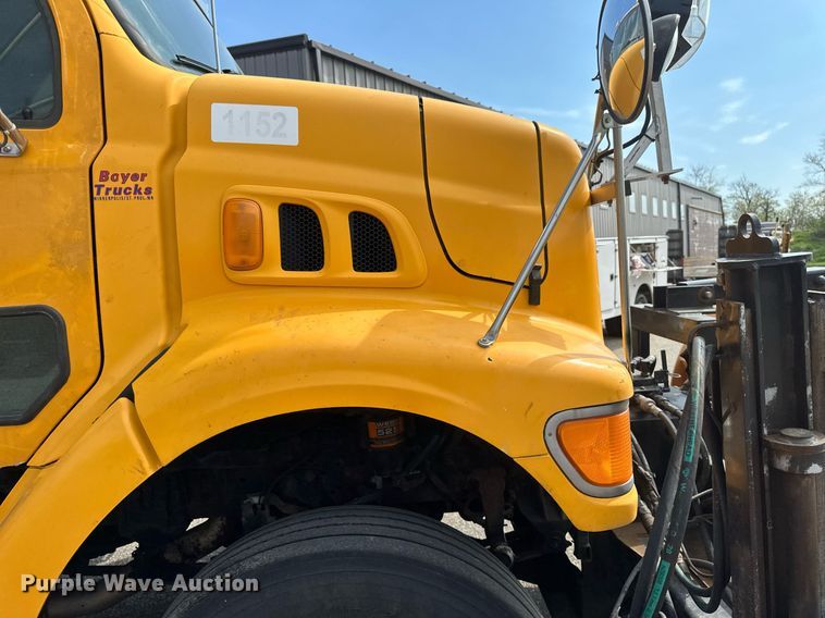 image for item EB2521 1998 Ford L8501 dump truck