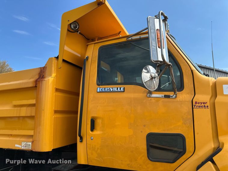 image for item EB2521 1998 Ford L8501 dump truck