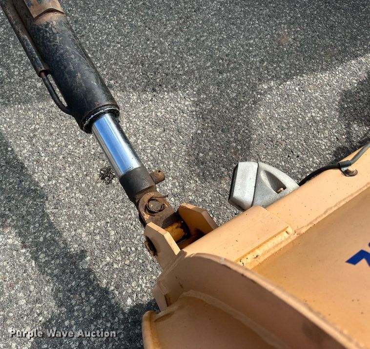 image for item EB2521 1998 Ford L8501 dump truck