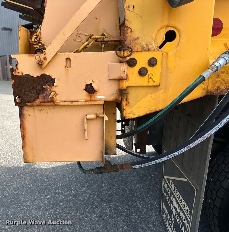 image for item EB2521 1998 Ford L8501 dump truck