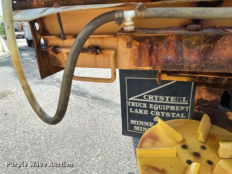 image for item EB2521 1998 Ford L8501 dump truck