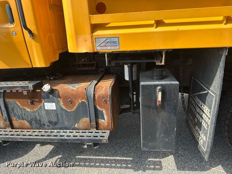 image for item EB2521 1998 Ford L8501 dump truck