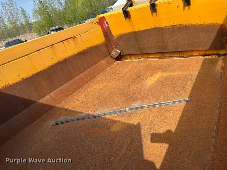 image for item EB2521 1998 Ford L8501 dump truck