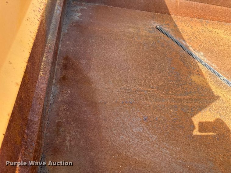 image for item EB2521 1998 Ford L8501 dump truck