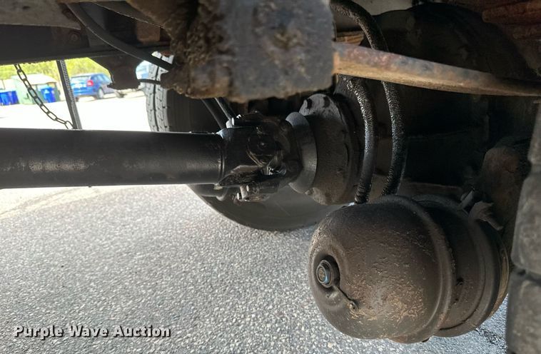 image for item EB2521 1998 Ford L8501 dump truck