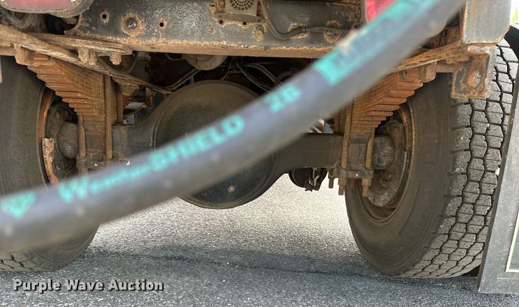 image for item EB2521 1998 Ford L8501 dump truck