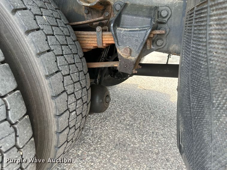 image for item EB2521 1998 Ford L8501 dump truck