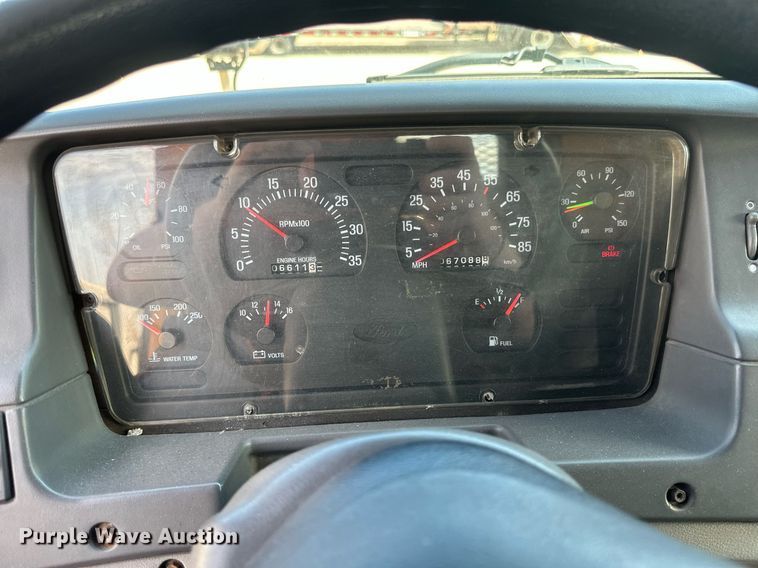 image for item EB2521 1998 Ford L8501 dump truck